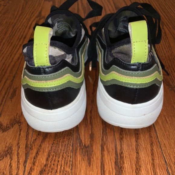 Steve Madden Cavo Neoprene Camo/Rainbow Sneaker - Picture 4 of 8